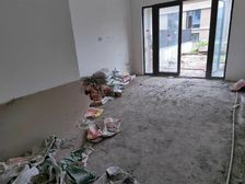 悦龙台别墅前后花园带地下室。业主诚心卖