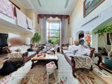 中八区独栋 临水系 占地700平 8室