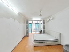 一楼带阳光房+采光比较好+近岚皋路轨+道交通+随时看房