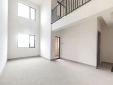 武昌滨江满2高层可看江橡树湾花园小区毛坯复式