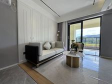 百亩公园里的家 57平一室 横厅设计 超大阳台 精装交付