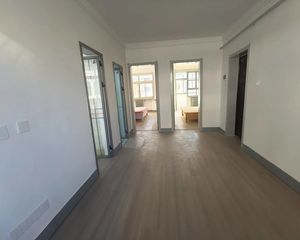 七中学区万达北邻科技局家属院两居室南北通透老证送储间