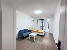 一楼赠天井 精装修 采光无遮挡 配套齐全 临近地铁