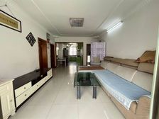 宝龙地铁口九华苑2楼半 西边套 采光好南北通透 送车棚位置好