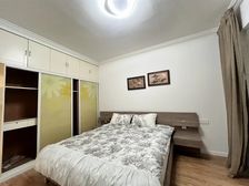 一楼抬高,带大阳台。大三室,小区中庭,环境好