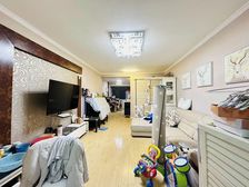 六楼带阁楼 正南北通两房 出门购物方便 课改三房 随时可看