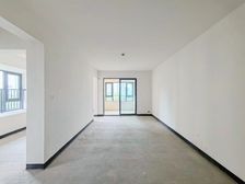 业主急卖,近轻轨, 电梯房 满二 正规商品房 刚需三居