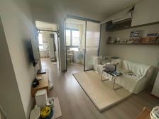 杨思 前滩 8号线地铁口 书 次新小区 可拎包入住