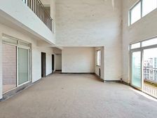 交通便利 商品住宅 高楼层视野无遮挡 车位充足 正南朝向