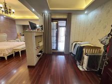 刚刚挂牌,中心位置边套,300平花园别墅,套内实用350多