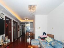 万科金色雅筑精装修,房东急售,当居住融入环境,心也随之淡定