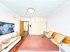 枫桦景苑双南房间的二室二厅,采光好装修温馨户型正气,得房率高