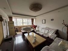 降到大动脉 实际使用面积高达200平 后面会加装电梯 随时看