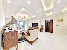 星光耀二期一梯一户 3.3米的举架 三室双卫诚心出售