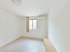 好位置!好房子!简装修全新送家电!