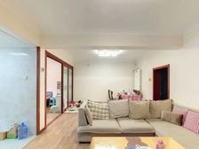 西环里1层实景拍摄 两栋楼共用一个院儿 车位真心充足 有钥匙