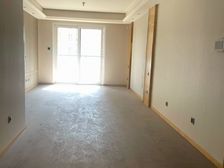 电梯房 楼龄新 满五 正规商品房 南北通透 装修好 中