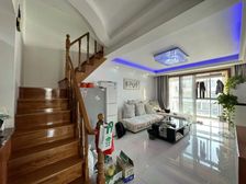 荣乐水岸 靠谱急售 电梯顶楼复式四房 房龄新 带固定车位