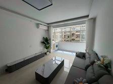 婚房两年装修 双南夹厅经典户型 拎包入住 中间楼层 随时看