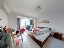 此房2房朝南,双南双阳台,精装修,采光好,位置安静