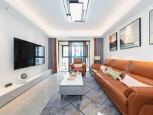 21年的次新房 豪华装修大三房 临河位置 拎包入住 看房随时