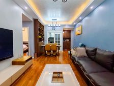 新上 商圈轻轨 精装修 视野开阔 拧包入住