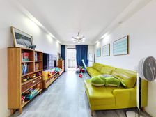 香山书包品峰精装3房南向