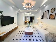 全新装修 价格好谈 康德国会山 小三房 交通便利 近地铁