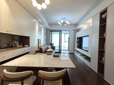 精装修三房新上,豪华装修拎包入住,免去装修的烦恼,有车位