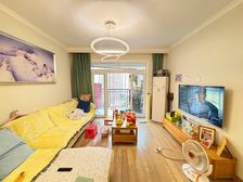 带车位一起 2020年装修 全是环保实木地板和柜子 朝中庭