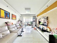 小区中心位置 中间楼层 近万达广场 云间书包