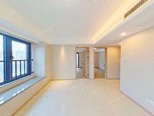 春咏风荷里 4室2厅2卫 豪华装修 260万元