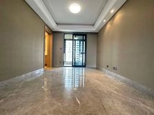 瑞虹新城七期 小区C位,五年难得一出大四房 一套 看房随时