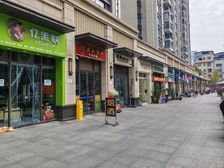 长虹国际城1楼临街66平带租约现售158万