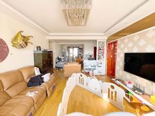 汽车总站 临地铁 商业配套齐全 交通便利 近医院 产权清晰