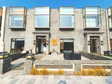 大门头独栋带丨会所接待办公丨落地窗带水系丨可注册免费停车