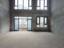 轻轨出行方便 房龄新 高楼层采光充足 有电梯 南向采光好