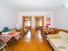 曹2双南两房,健身楼层,一梯三户,单价3.7,。