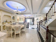 万科颐府(别墅) 5室3厅4卫 豪华装修 586万元