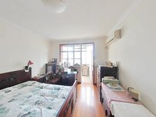 打浦桥老卢湾地段,电梯双南双阳台,户型好,业主急售,随时看!