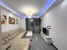 必看好房!中间楼层 不爬楼 采光好 房型好 客厅南北直通