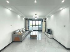 必看好房!2020年次新小区 精装修拎包入住 带固定车位