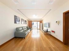 带固定车位 ,小区中心位置,带花园 临东鼎购物广场,产权清晰