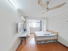 朝南一室+岚皋路百米+交通方便+商业配套齐全