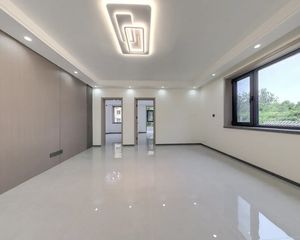 郝庄家园西区,3居室户型房正,采光好,不临街,新上房源!
