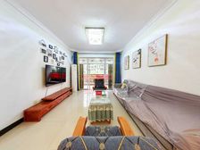 核心区域 公园旁 地铁口 交通便利环境好