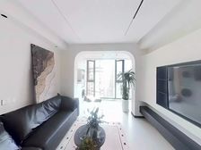 捡楼 房东出国 诚意出售 拎包入住 附B1车位 三期央楼