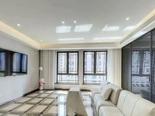 五开间朝南且南北通,两梯一户,22年新装修,产权车位 五开