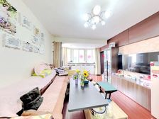 70年纯住宅产权黄浦一中心旁 05年小区 小3房地铁9号