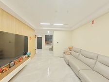 低于本小区同户型60万,绿地四期五年次新房,全屋恒温新风系统